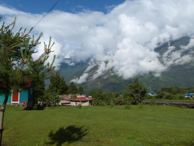 Lukla Airport Resort Lukla ภายนอก รูปภาพ
